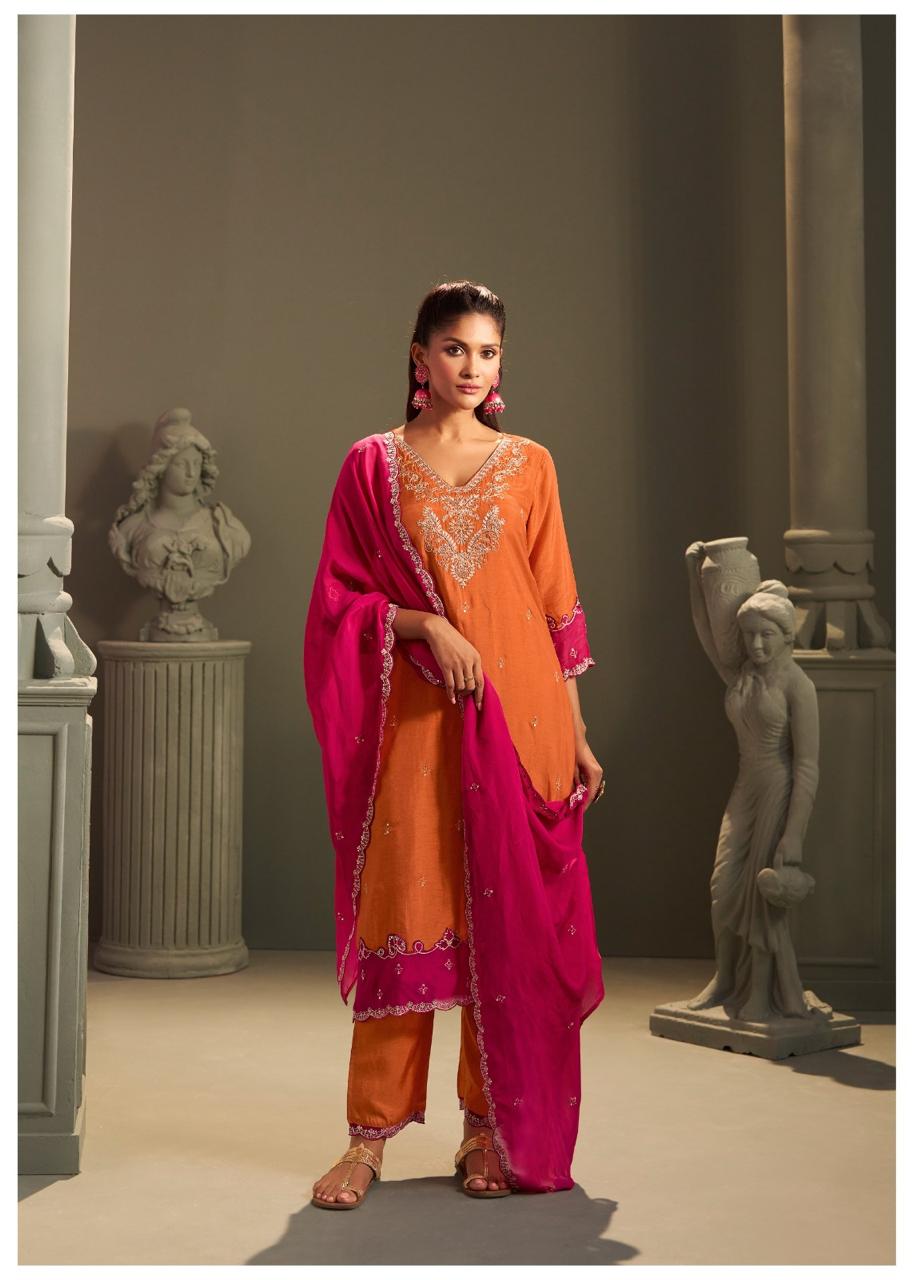 Dola silk suit