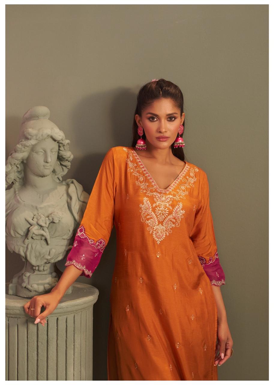 Dola silk suit